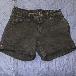 Super cute black jean shorts